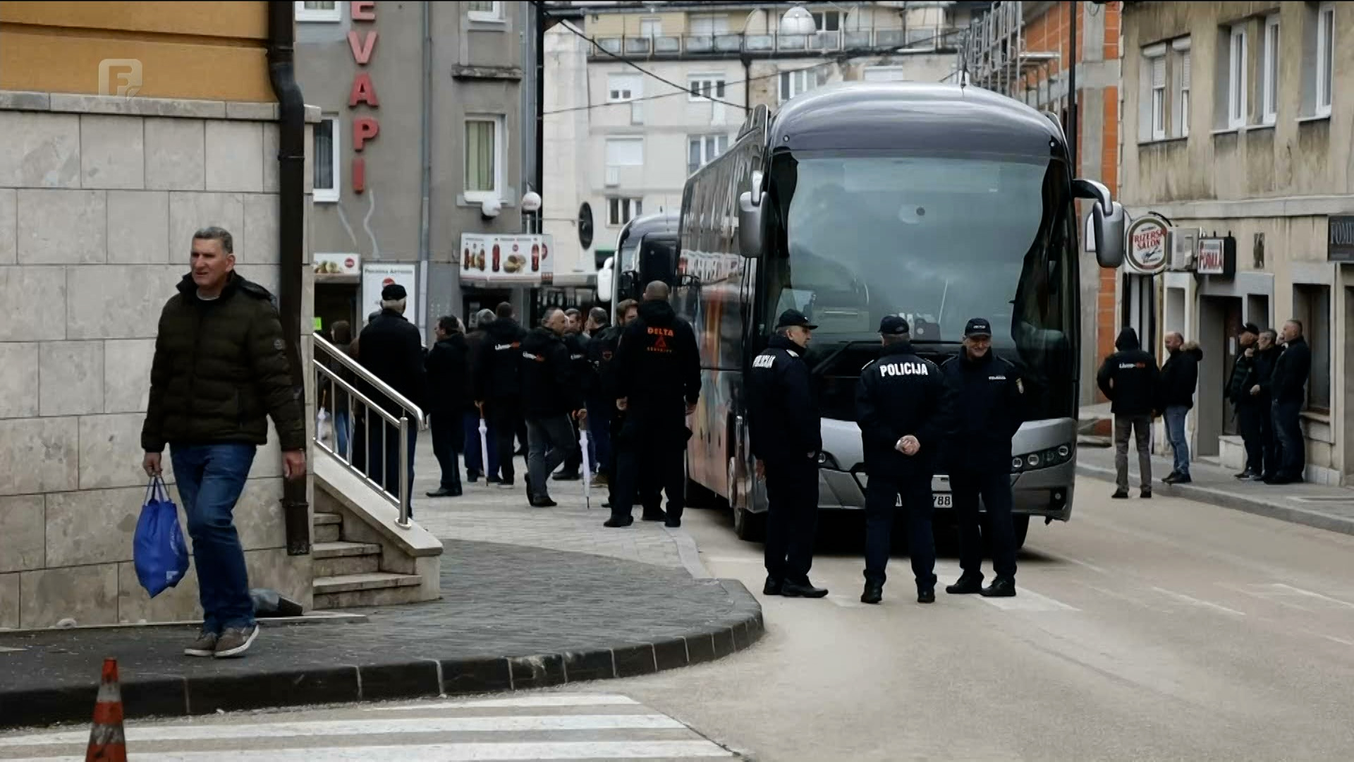 Mirni prosvjed uprave i djelatnika poduzeća Livno Bus